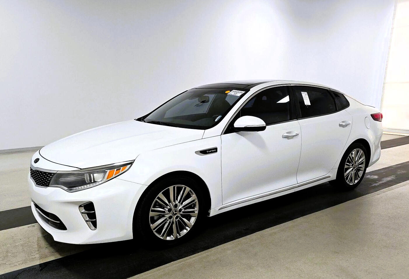 2016 Kia Optima Turbo photo 2