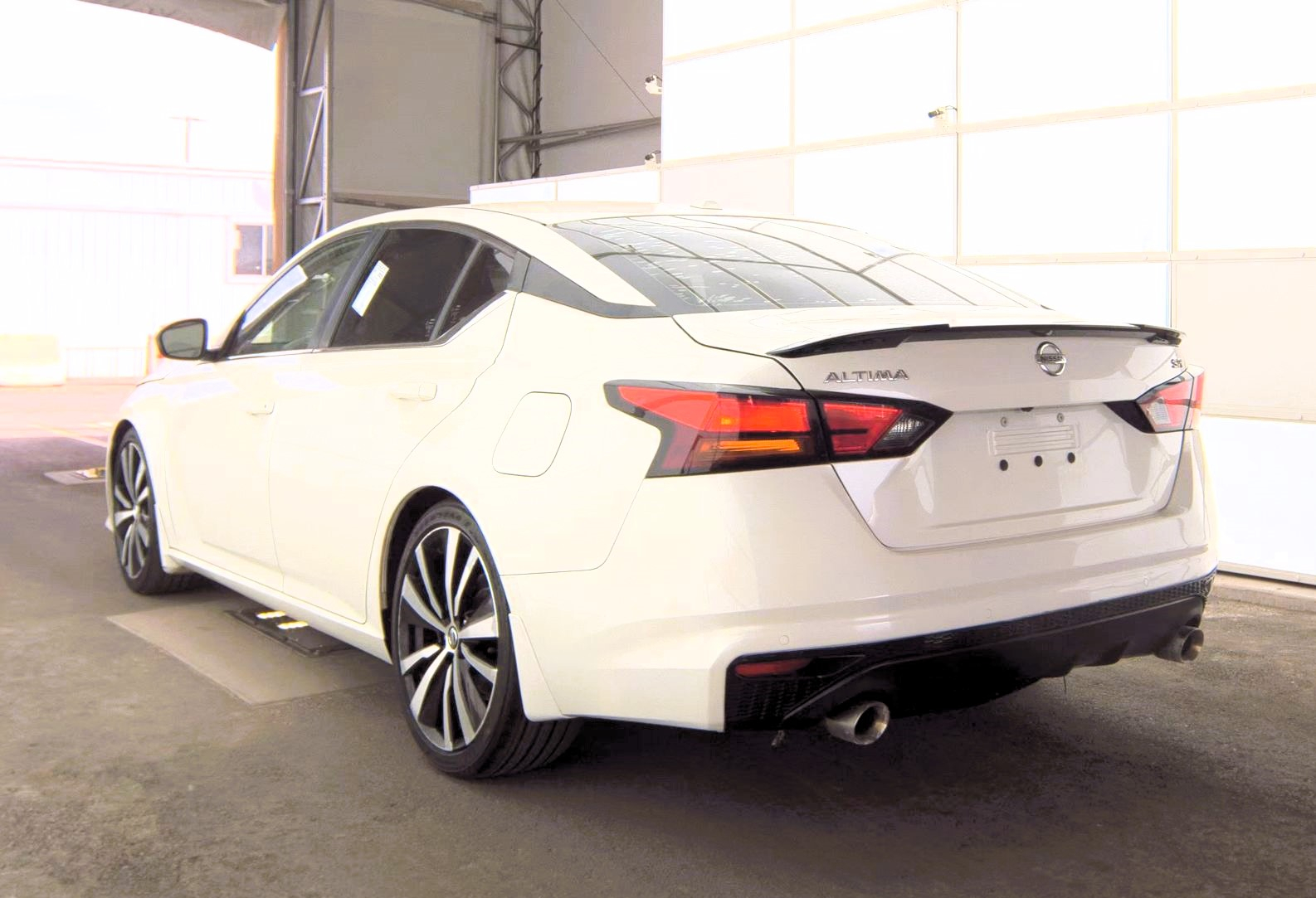 2020 Nissan Altima 2.5 SR photo 3