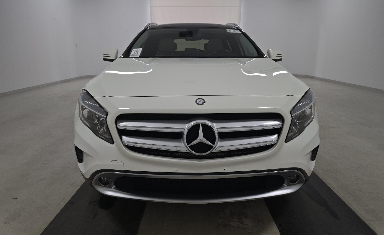 2016 Mercedes Benz GLA 250 photo 2