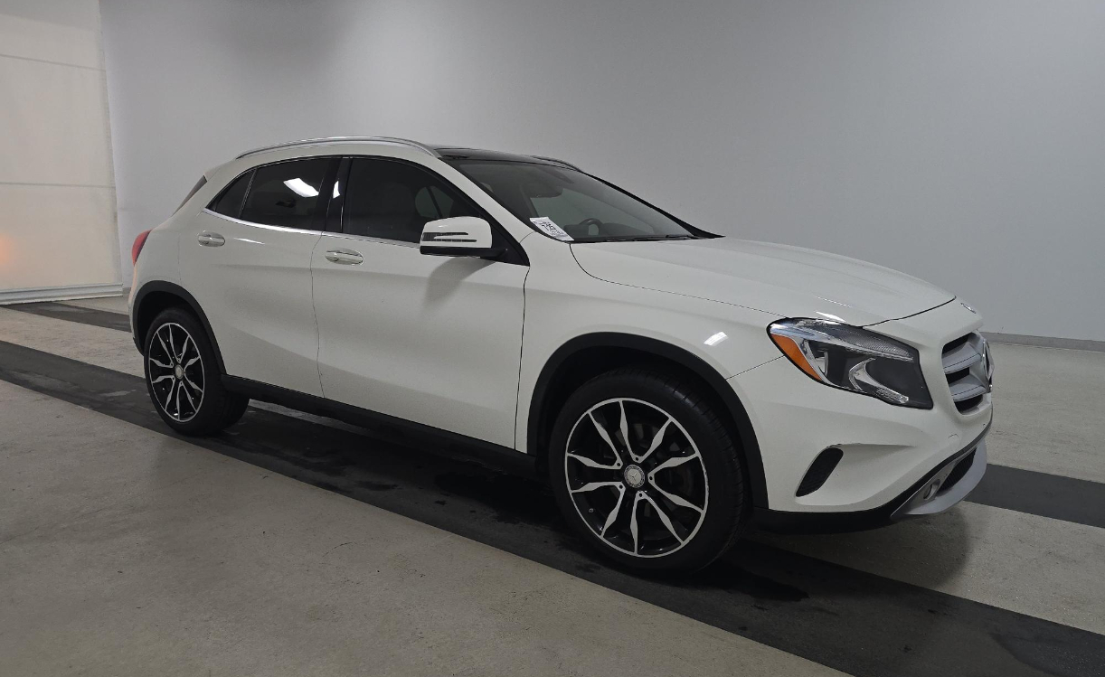 2016 Mercedes Benz GLA 250 photo 3