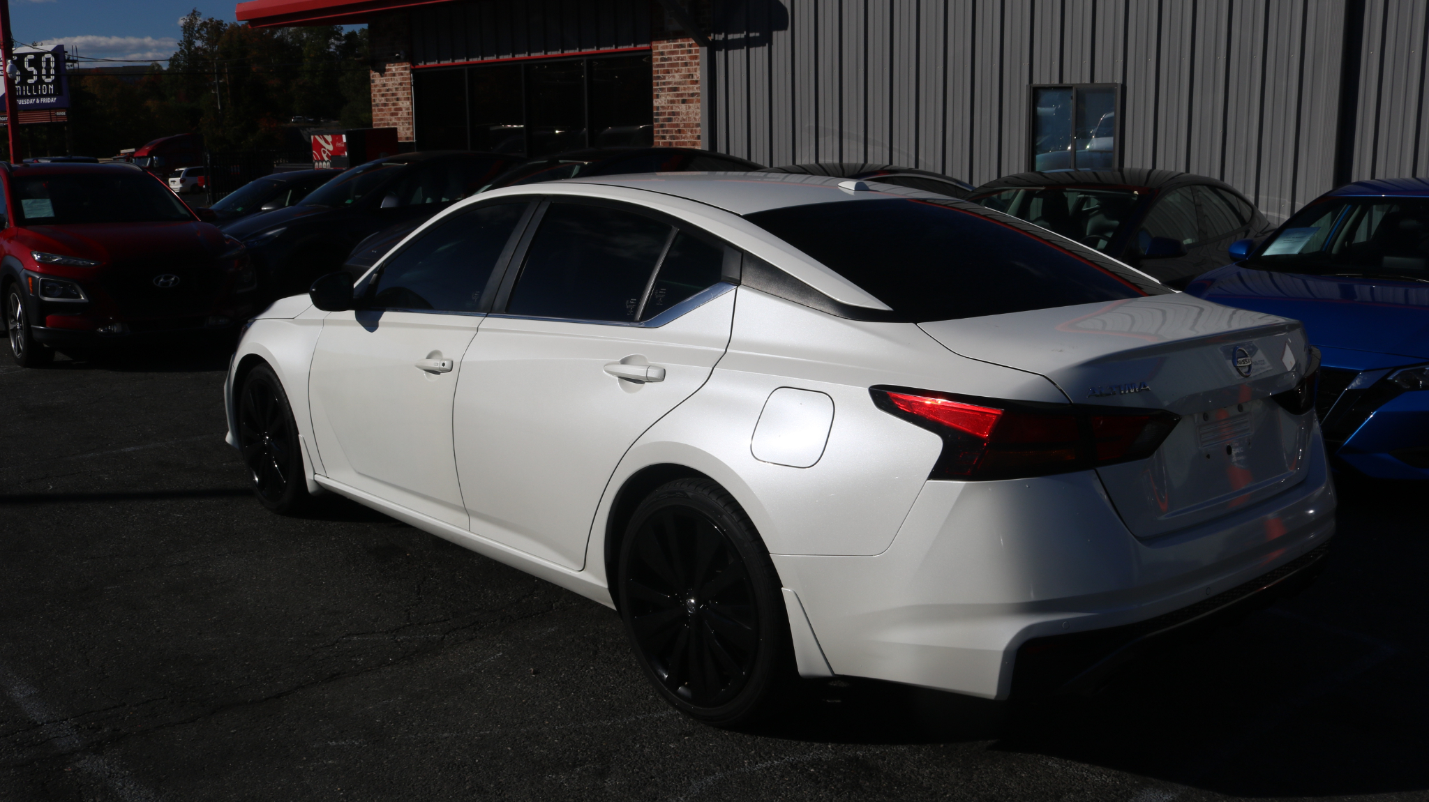 Nissan Altima 2.5 SR Sedan 2020 Nissan Altima 2.5 SR Sedan 2020