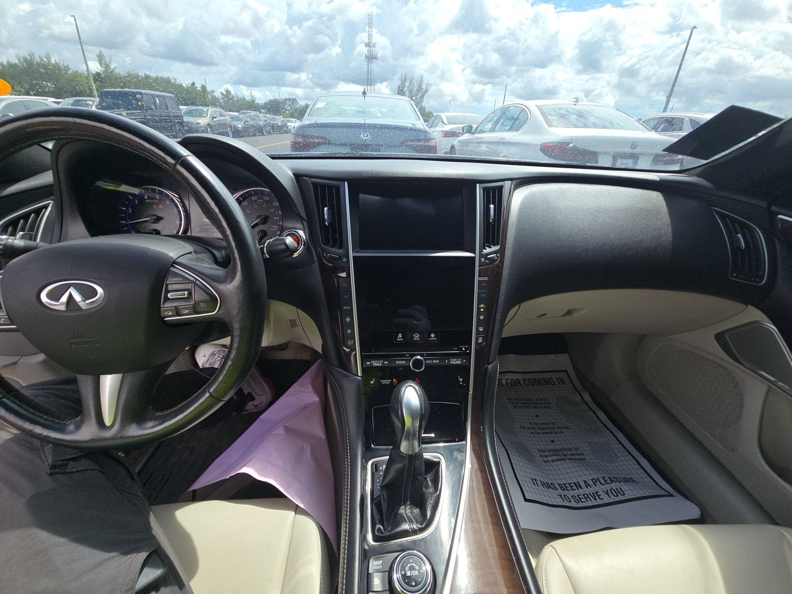 2017 Infiniti Q50 photo 10