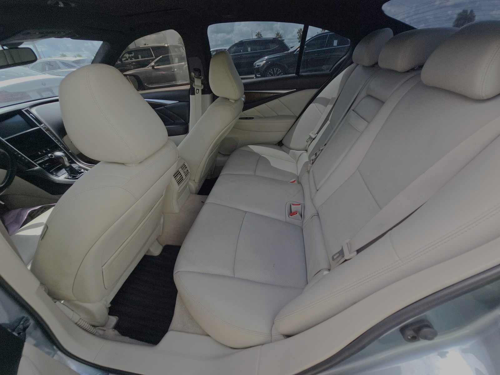 2017 Infiniti Q50 photo 12
