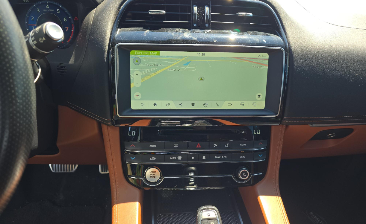 2020 Jaguar F-PACE SVR photo 7