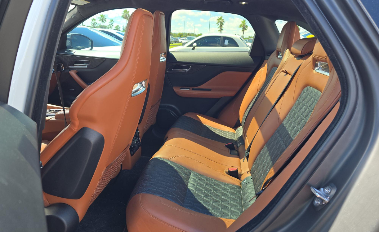 2020 Jaguar F-PACE SVR photo 8