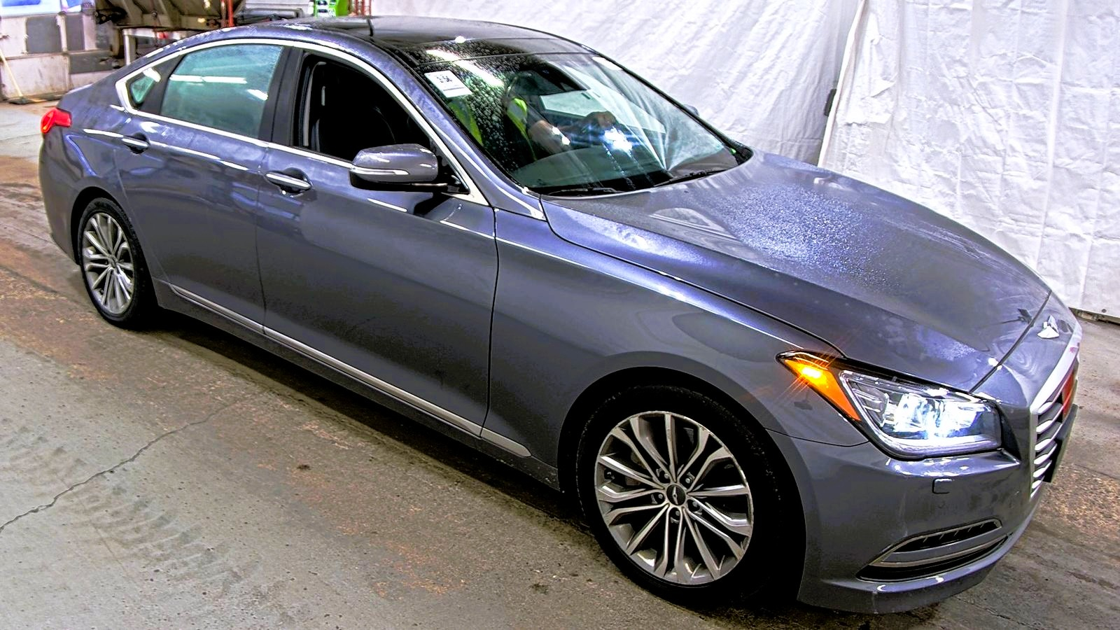 2015 Hyundai Genesis 3.8 AWD photo 3