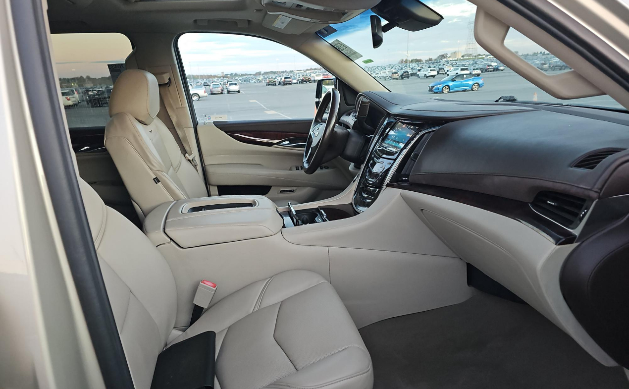 Cadillac Escalade 4WD 4dr Luxury 2015 Cadillac Escalade 4WD 4dr Luxury 2015