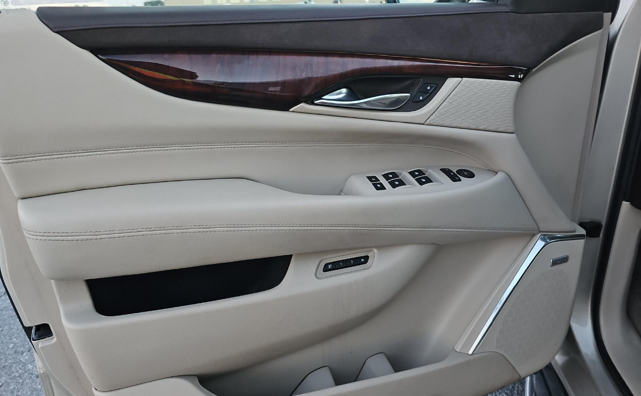 Cadillac Escalade 4WD 4dr Luxury 2015 Cadillac Escalade 4WD 4dr Luxury 2015