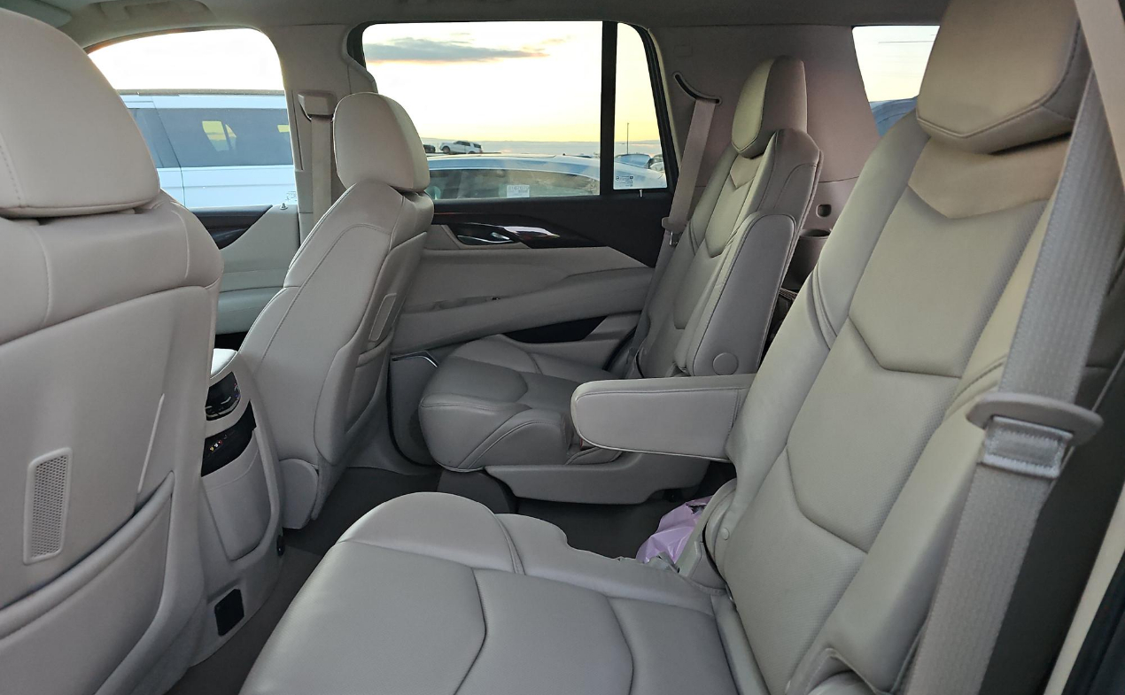 Cadillac Escalade 4WD 4dr Luxury 2015 Cadillac Escalade 4WD 4dr Luxury 2015