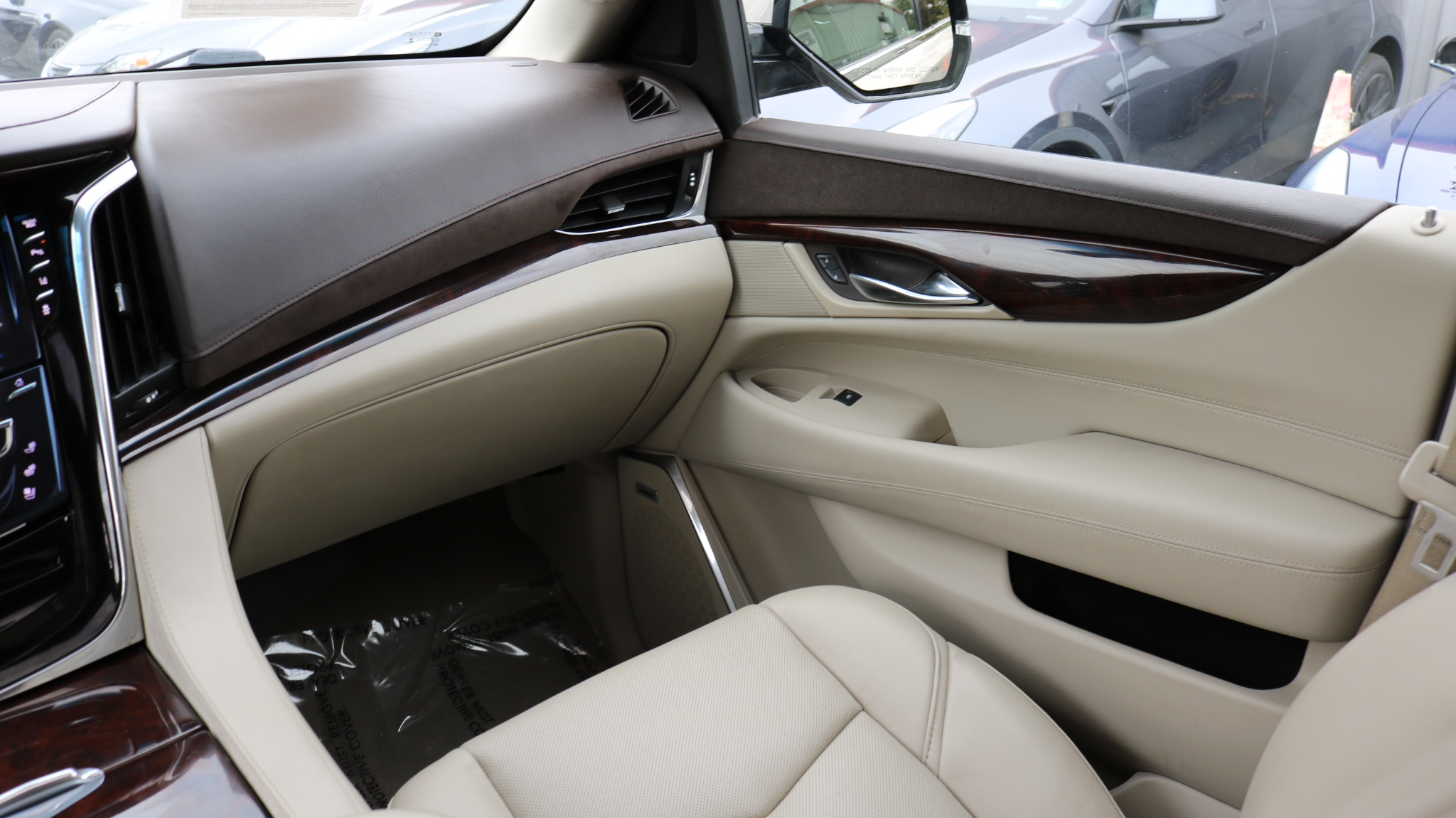 Cadillac Escalade 4WD 4dr Luxury 2015 Cadillac Escalade 4WD 4dr Luxury 2015