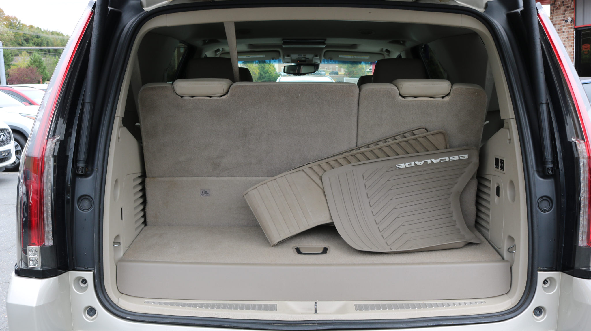 Cadillac Escalade 4WD 4dr Luxury 2015 Cadillac Escalade 4WD 4dr Luxury 2015