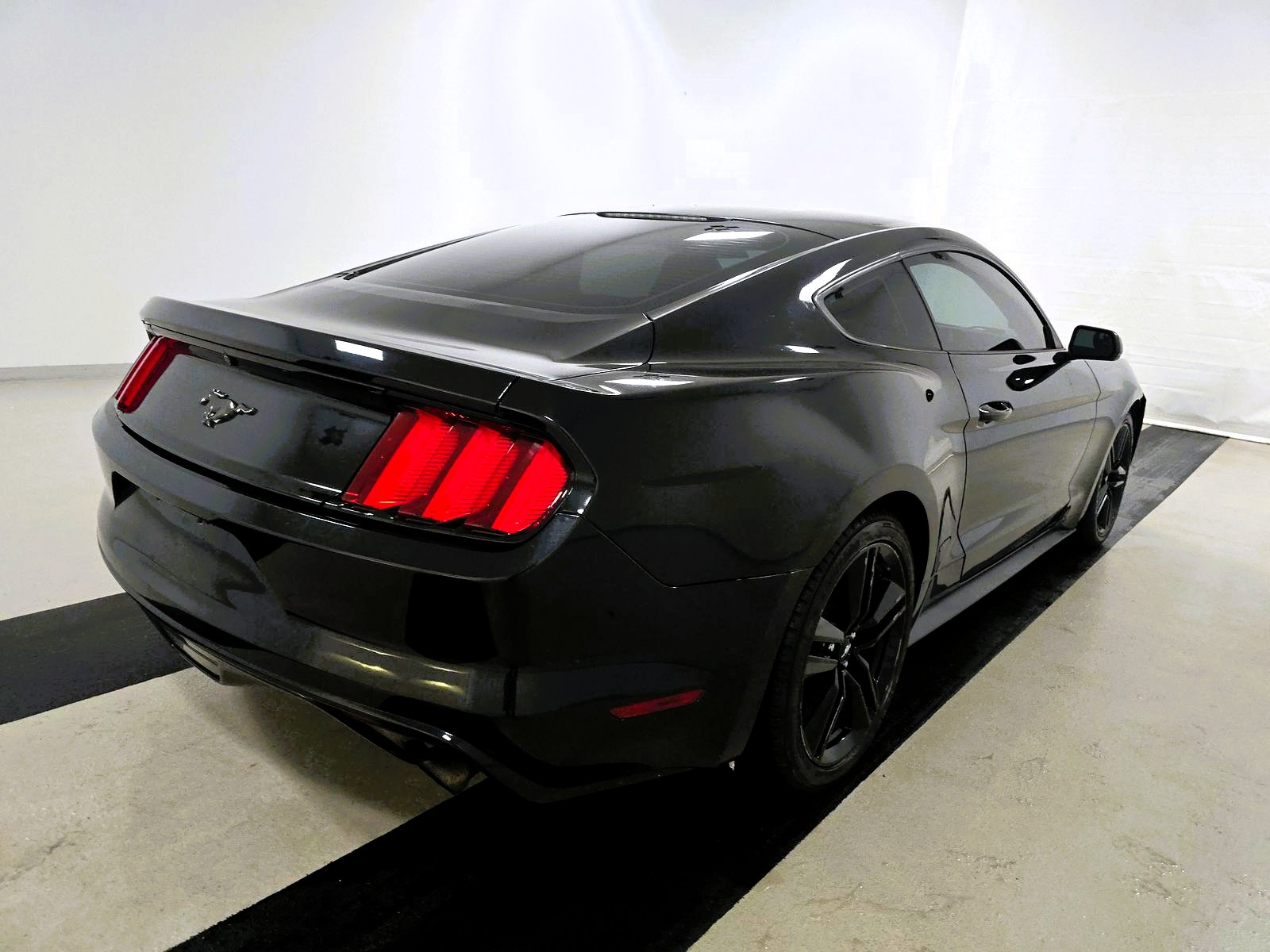 Ford Mustang EcoBoost Fastback 2017 Ford Mustang EcoBoost Fastback 2017