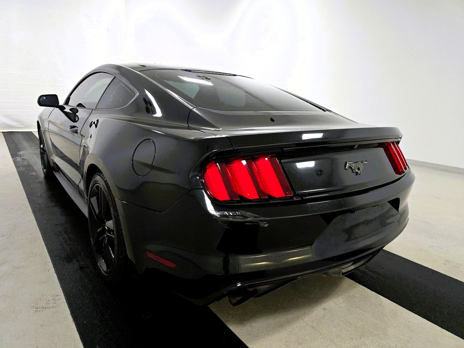 Ford Mustang EcoBoost Fastback 2017 Ford Mustang EcoBoost Fastback 2017