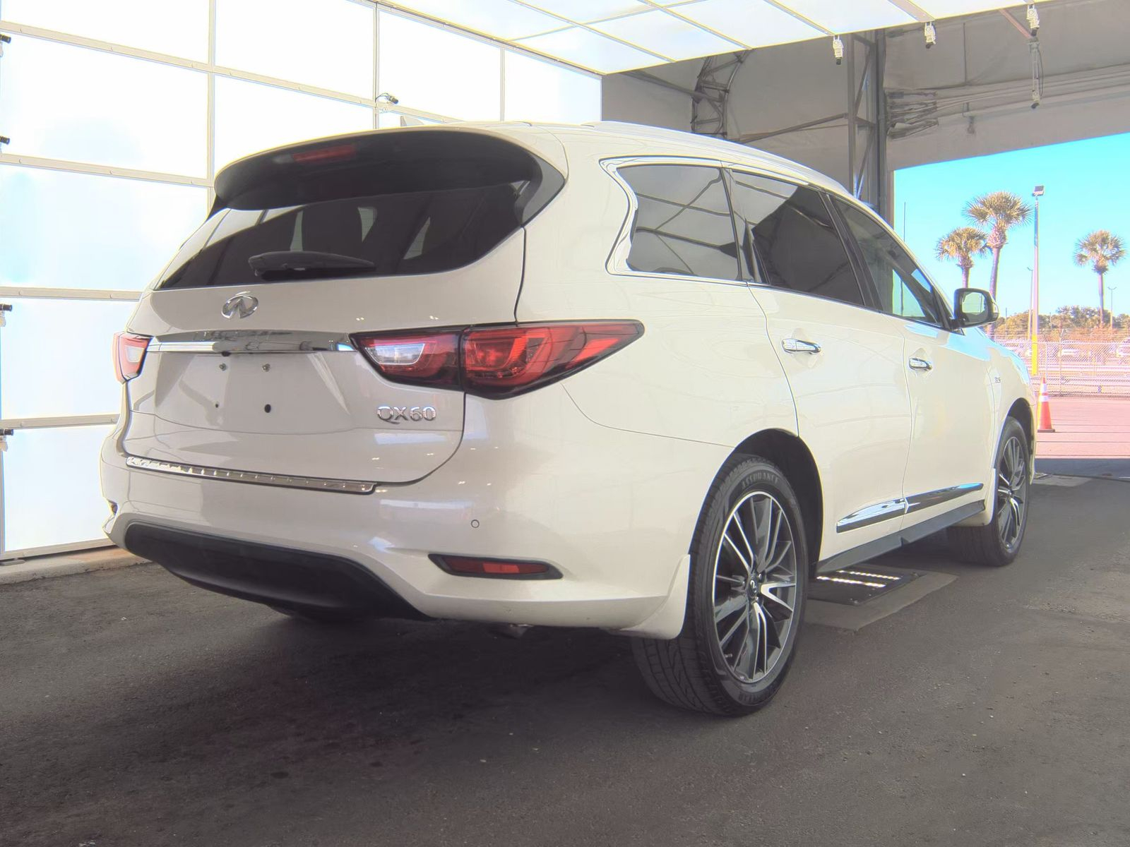 Infiniti QX60 LUXE AWD 2018 Infiniti QX60 LUXE AWD 2018