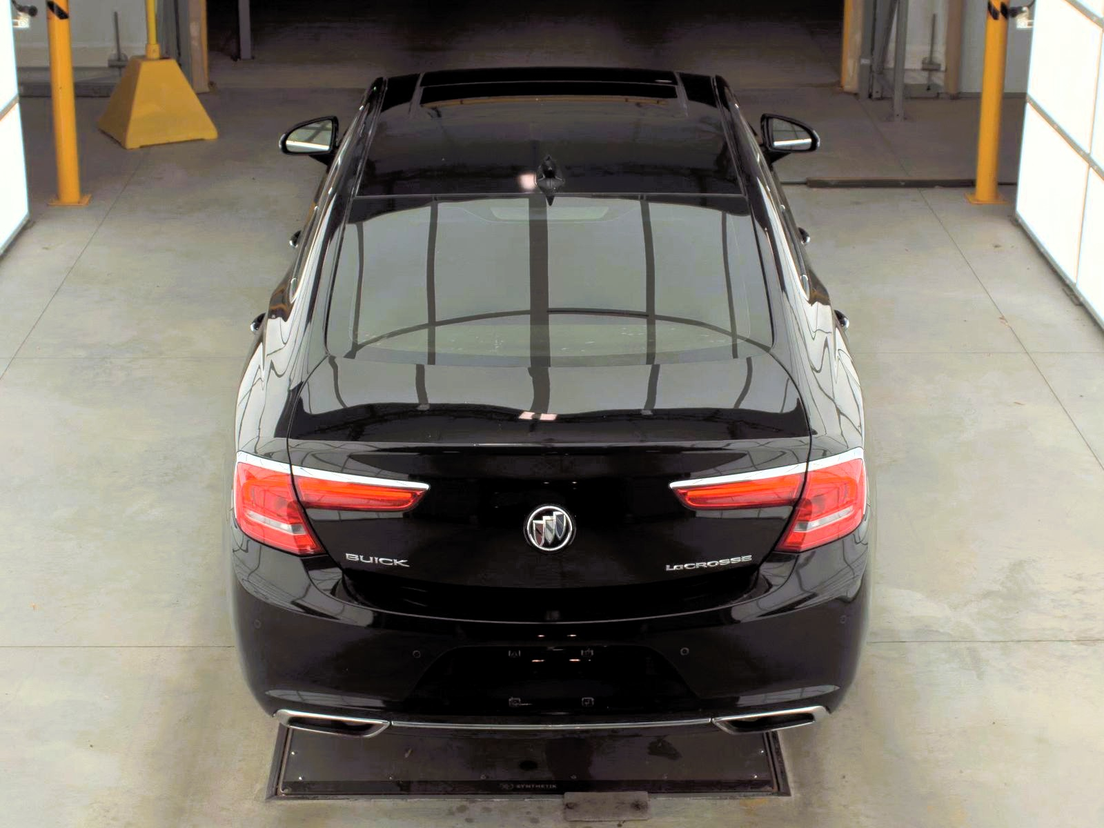 Buick LaCrosse 4dr Sdn Essence FWD 2017 Buick LaCrosse 4dr Sdn Essence FWD 2017