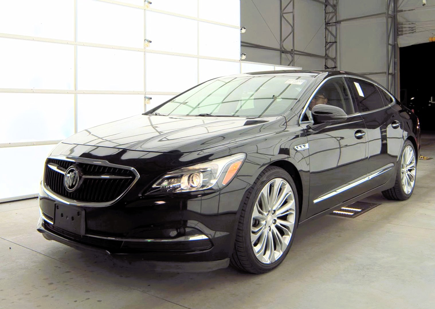 Buick LaCrosse 4dr Sdn Essence FWD 2017 Buick LaCrosse 4dr Sdn Essence FWD 2017