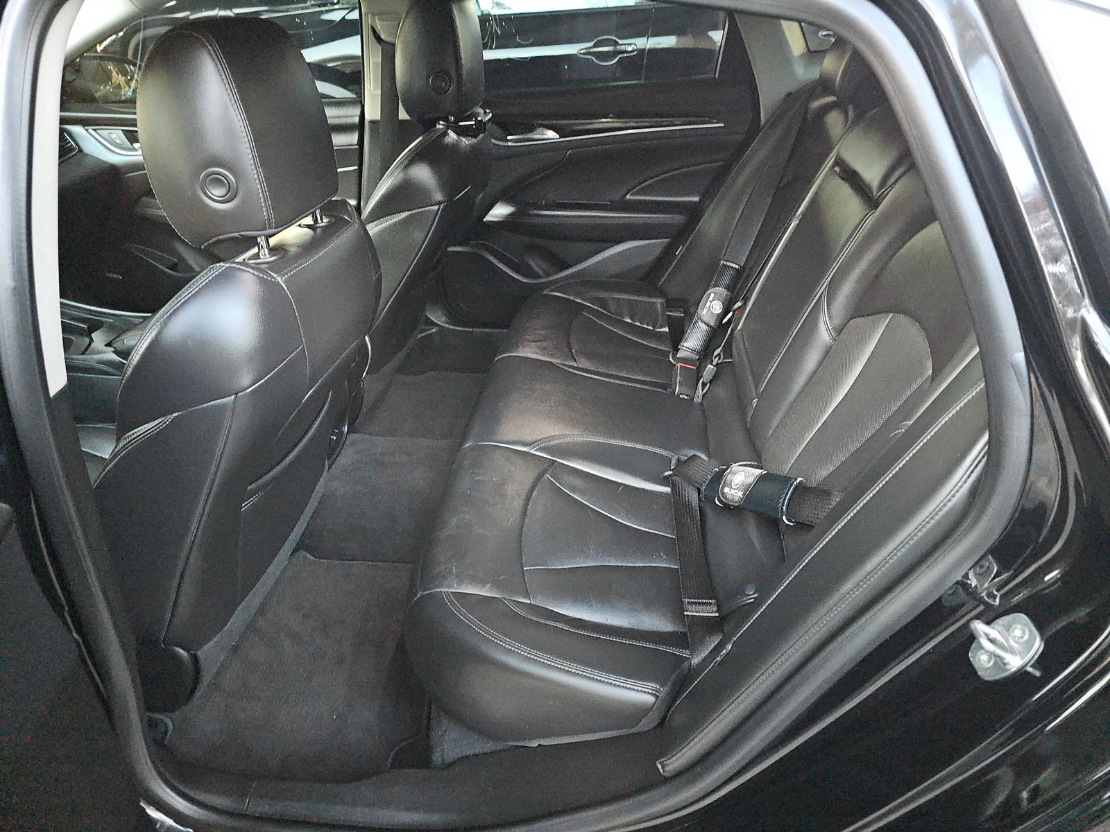 Buick LaCrosse 4dr Sdn Essence FWD 2017 Buick LaCrosse 4dr Sdn Essence FWD 2017