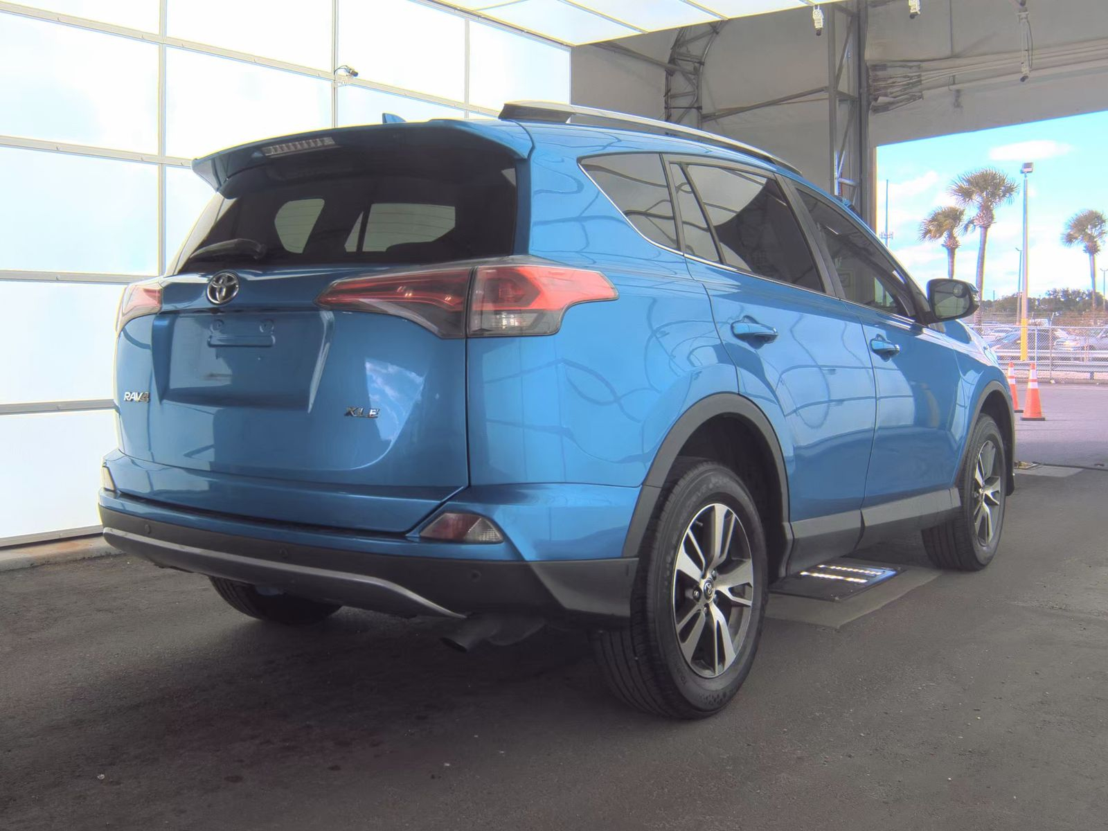 Toyota RAV4 XLE FWD (Natl) 2018 Toyota RAV4 XLE FWD (Natl) 2018