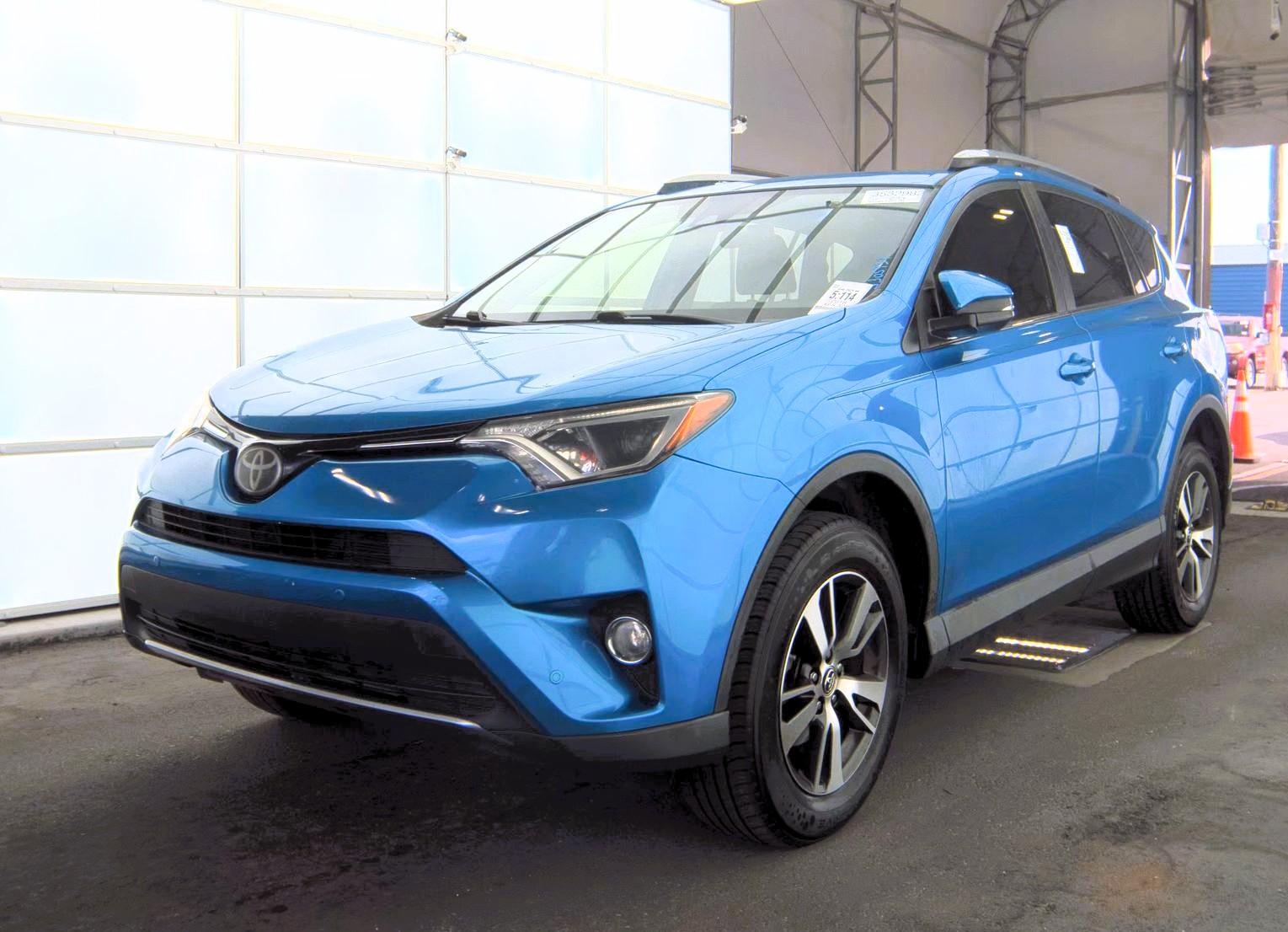 Toyota RAV4 XLE FWD (Natl) 2018 Toyota RAV4 XLE FWD (Natl) 2018