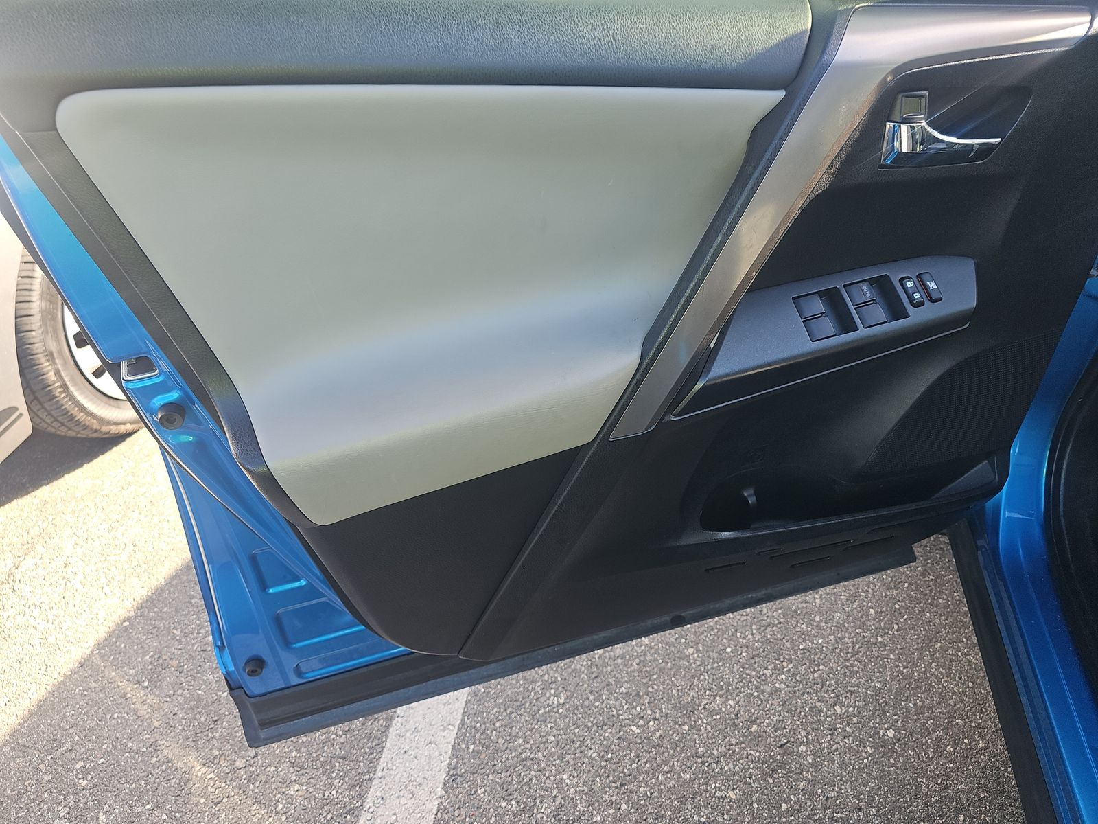 Toyota RAV4 XLE FWD (Natl) 2018 Toyota RAV4 XLE FWD (Natl) 2018