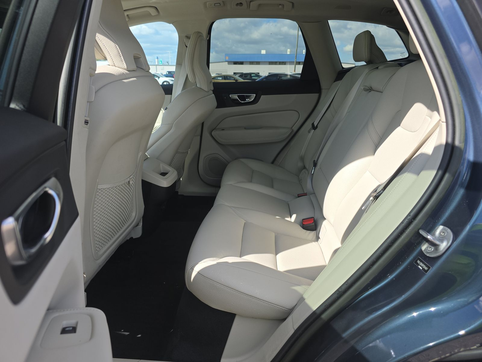 Volvo XC60 B5 FWD Core 2023 Volvo XC60 B5 FWD Core 2023