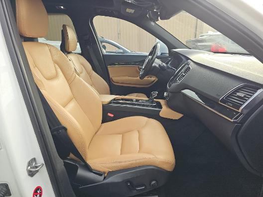 Volvo XC90 T6 AWD 7-Passenger Momentum 2018