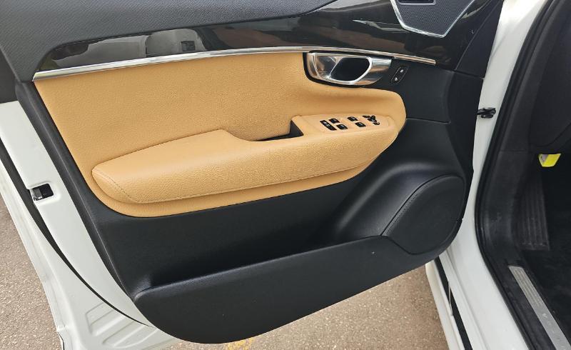 Volvo XC90 T6 AWD 7-Passenger Momentum 2018