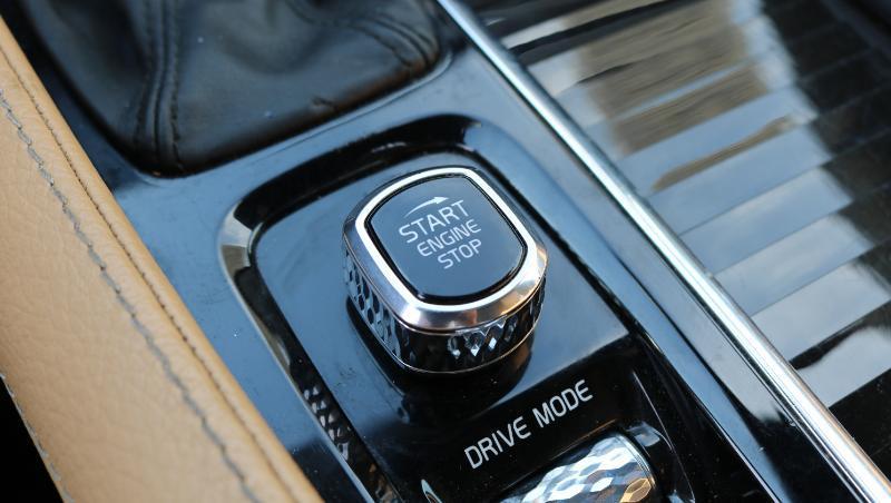 Volvo XC90 T6 AWD 7-Passenger Momentum 2018