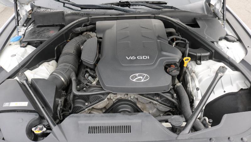 Hyundai Genesis 4dr Sdn V6 3.8L AWD 2016