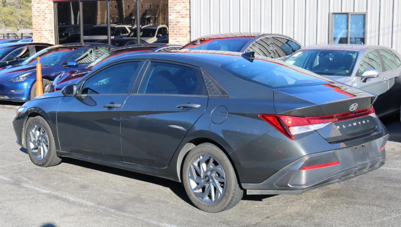 Hyundai Elantra SEL IVT 2024