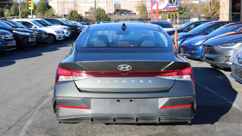 Hyundai Elantra SEL IVT 2024