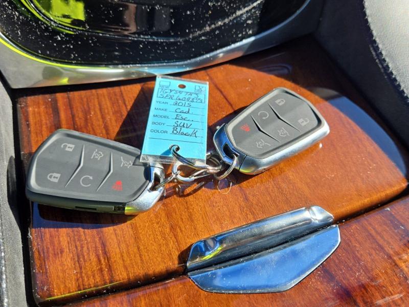 Cadillac Escalade ESV 4WD 4dr Premium 2015