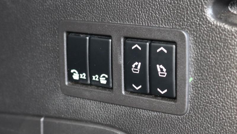 Cadillac Escalade ESV 4WD 4dr Premium 2015