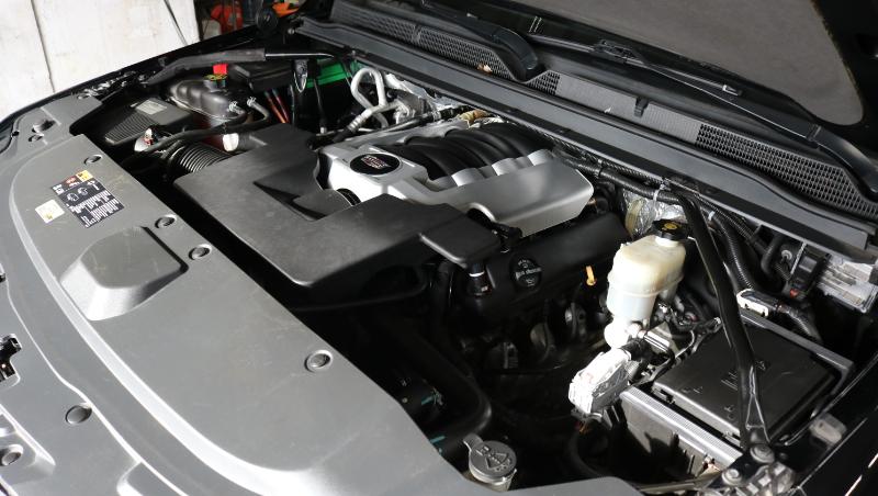 Cadillac Escalade ESV 4WD 4dr Premium 2015