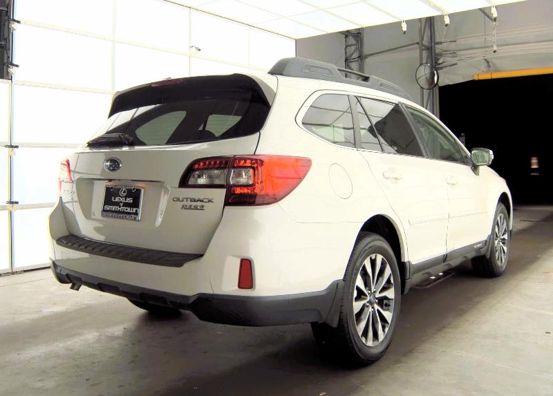 Subaru Outback 4dr Wgn 2.5i Limited PZEV 2015