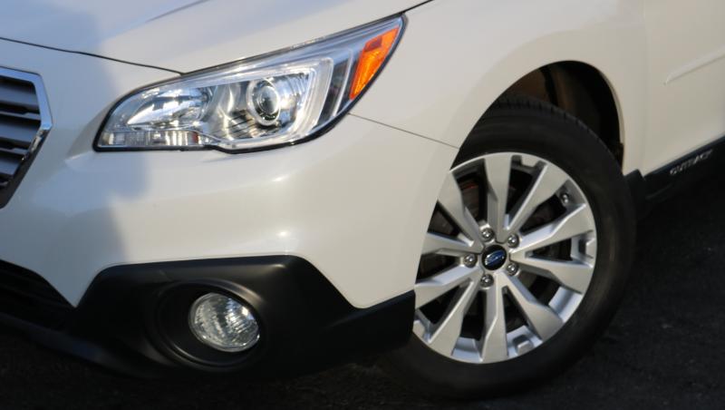 Subaru Outback 4dr Wgn 2.5i Limited PZEV 2015