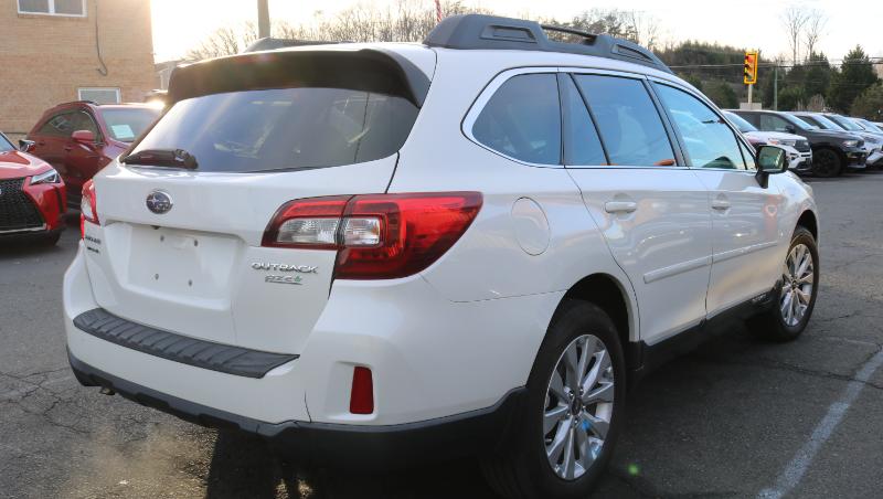 Subaru Outback 4dr Wgn 2.5i Limited PZEV 2015
