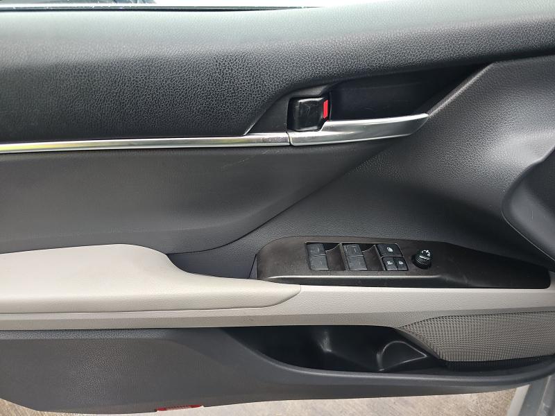 Toyota Camry LE Auto (Natl) 2021