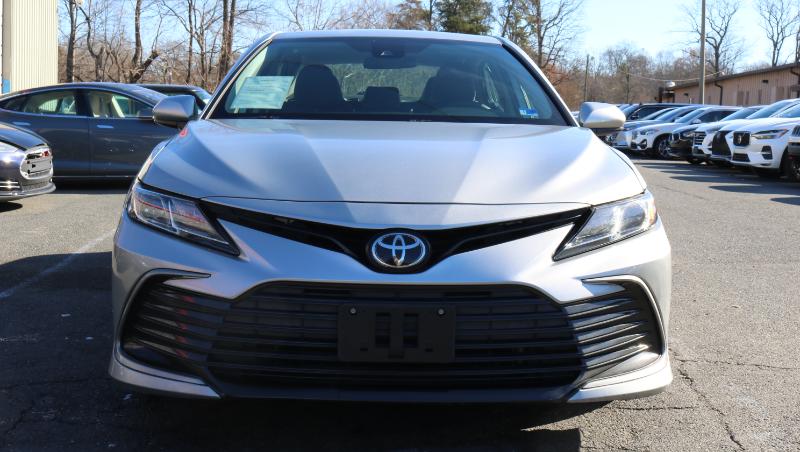 Toyota Camry LE Auto (Natl) 2021