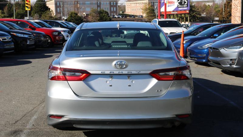 Toyota Camry LE Auto (Natl) 2021
