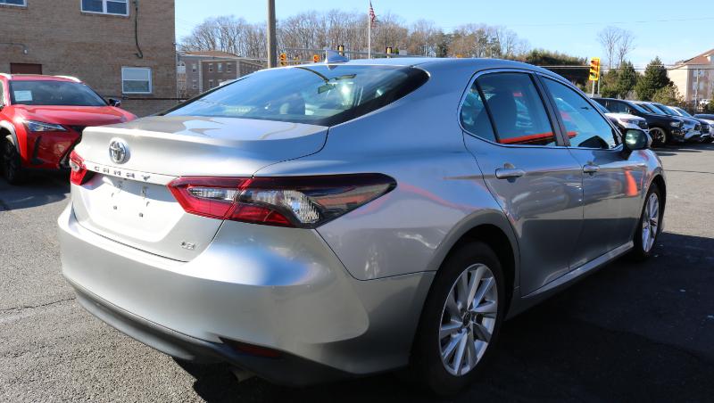 Toyota Camry LE Auto (Natl) 2021