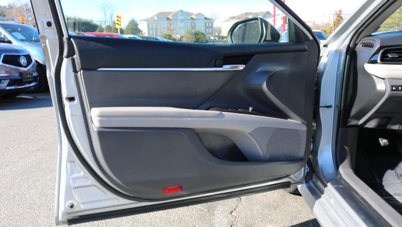 Toyota Camry LE Auto (Natl) 2021