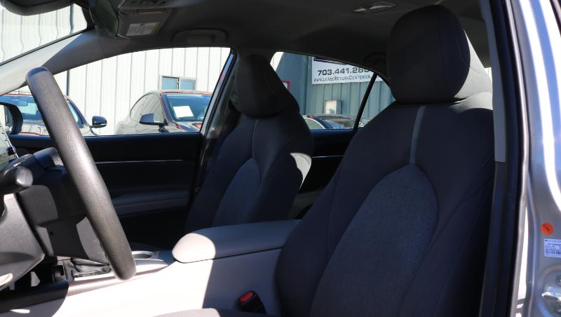 Toyota Camry LE Auto (Natl) 2021