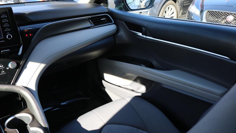 Toyota Camry LE Auto (Natl) 2021