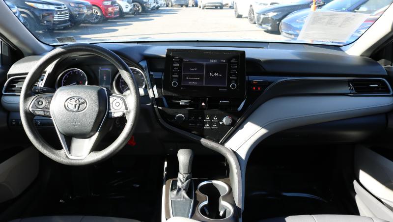 Toyota Camry LE Auto (Natl) 2021