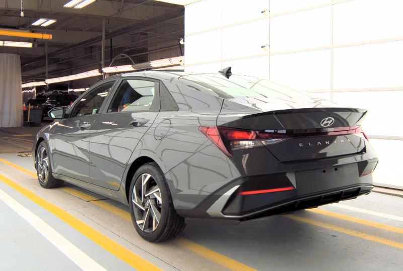 Hyundai Elantra SEL Sport IVT 2025