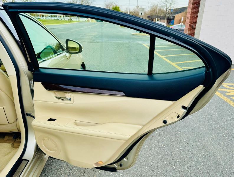 Lexus ES 350 4dr Sdn 2015