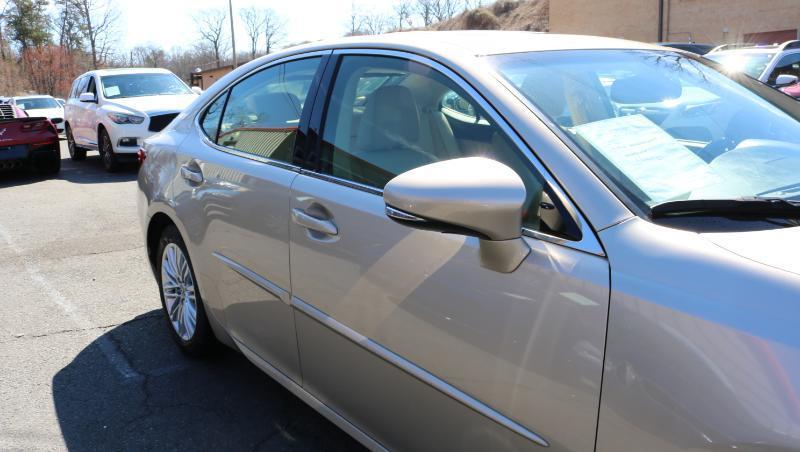 Lexus ES 350 4dr Sdn 2015