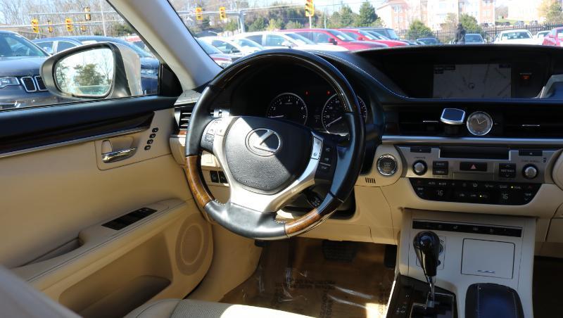 Lexus ES 350 4dr Sdn 2015