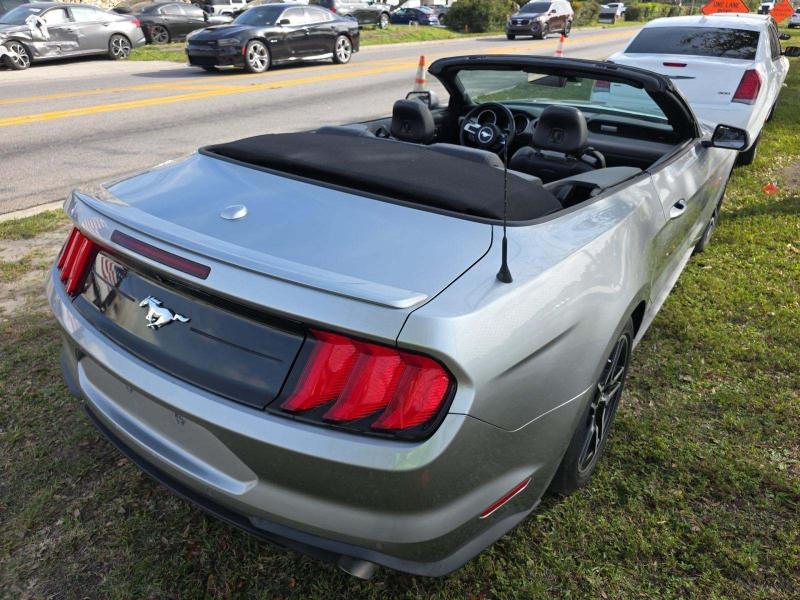 Ford Mustang EcoBoost Convertible 2021